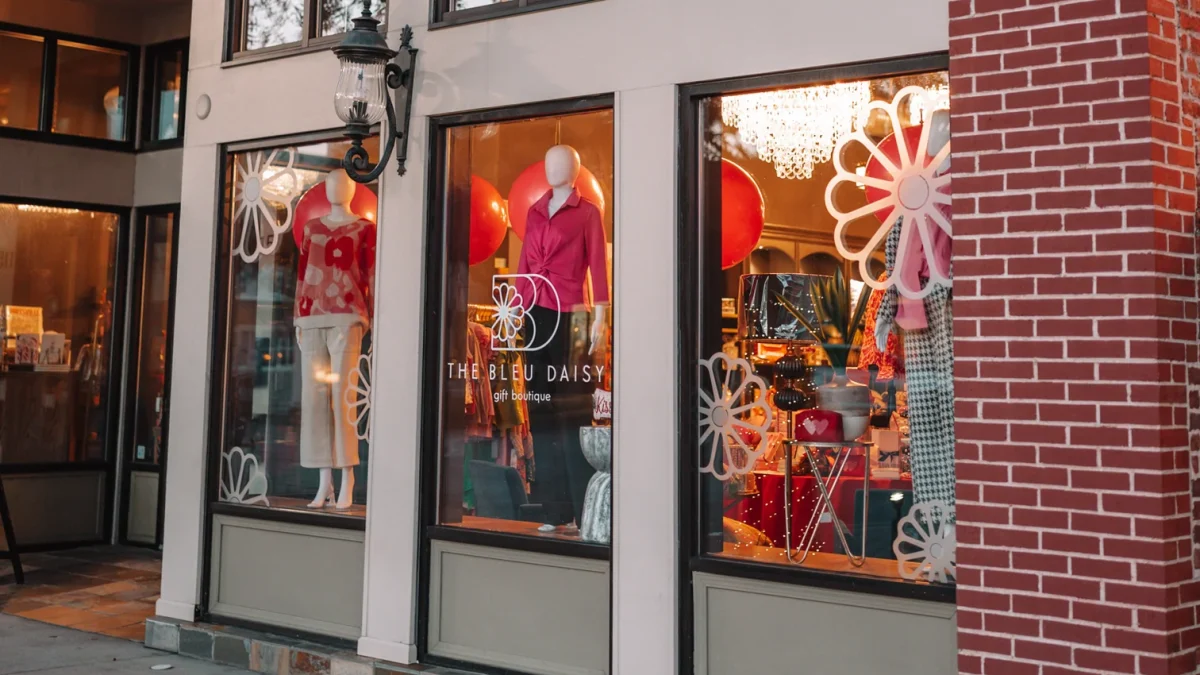 The storefront of The Bleu Daisy